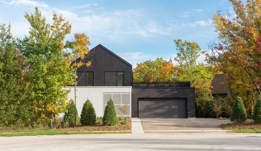 A Modern Ski Chalet in Ontario